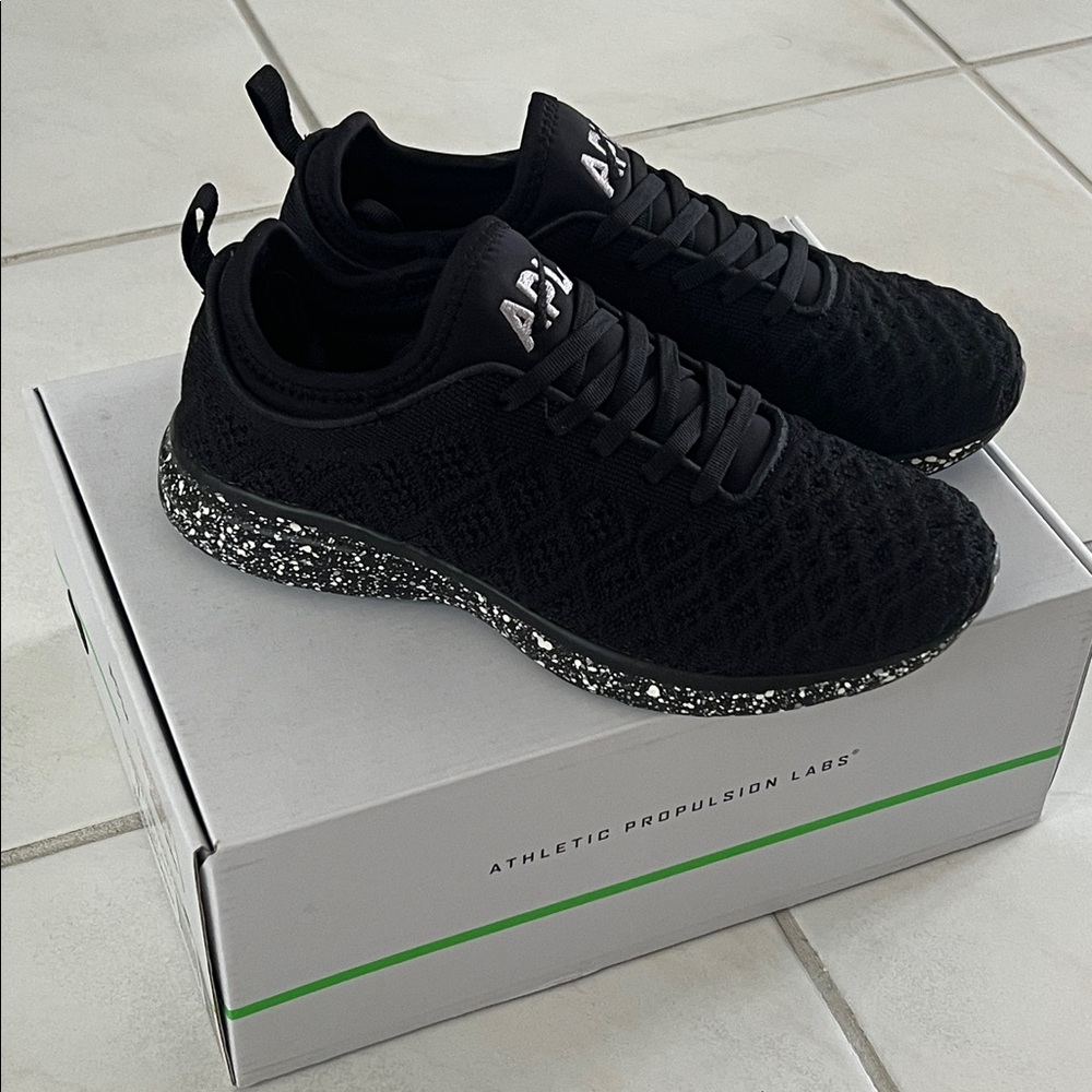 NEW APL Techloom Phantom Sneakers